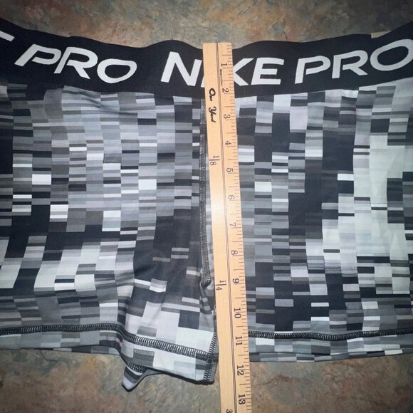 Nike Pro Dri-Fit Compression‎ Shorts XXL Black & Gray Digital Pattern - Picture 3 of 9